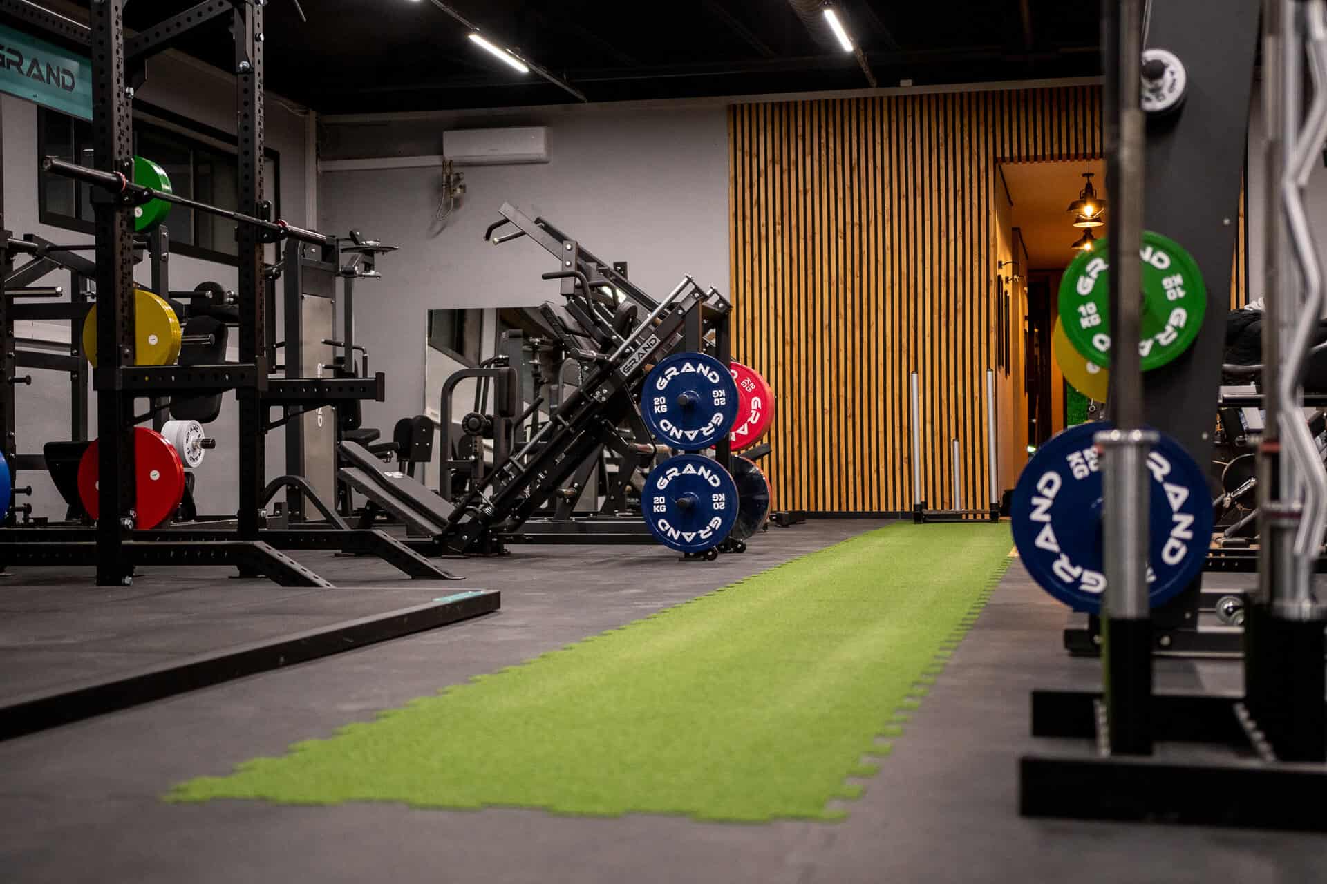 Bengaj Fitness – pełna sala treningowa